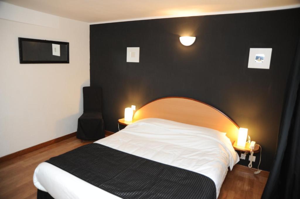 Logis - Hotel Restaurant L'Ecu De France Malesherbes Номер фото