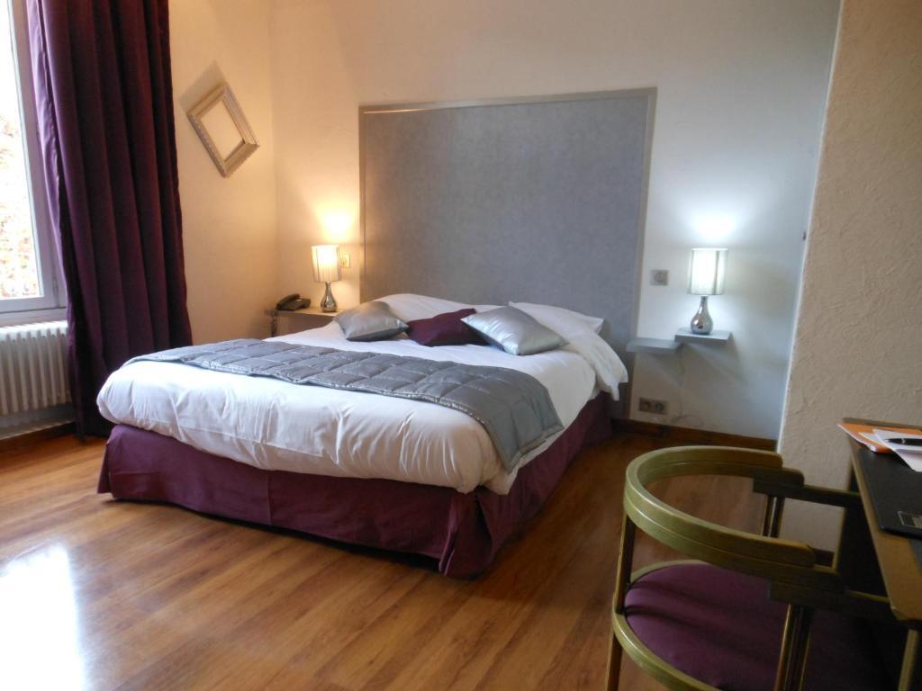 Logis - Hotel Restaurant L'Ecu De France Malesherbes Экстерьер фото